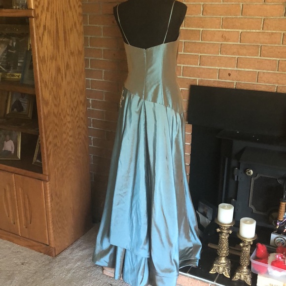 🥂MON CHERI🥂CHAMPAGNE TEAL IRIDESCENT GOWN🥂 - Picture 6 of 13
